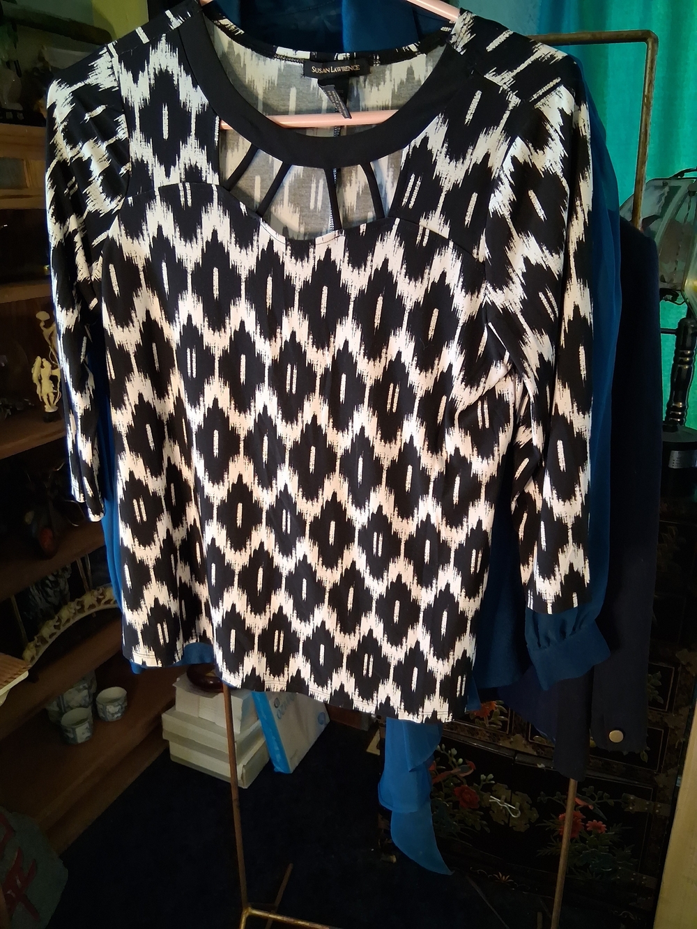 Susan Lawrence Black & White Ikat Keyhole Blouse